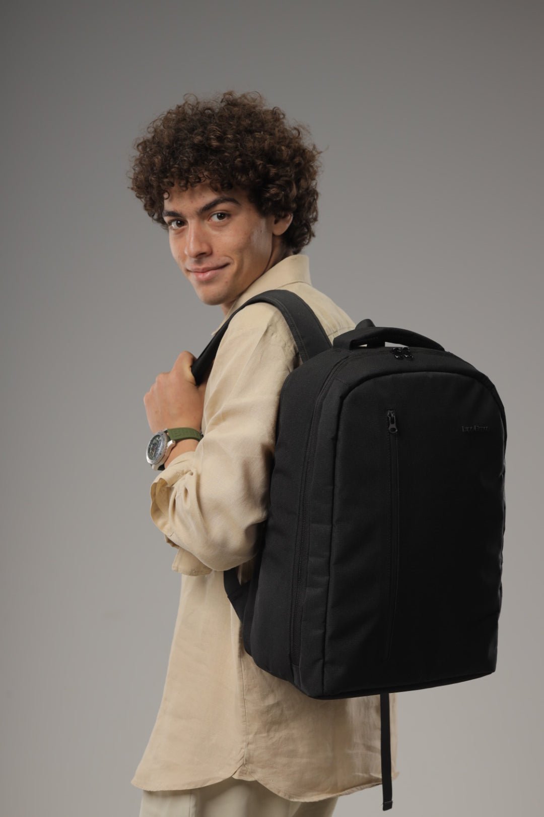 Essentials Backpack - Lupo bianco