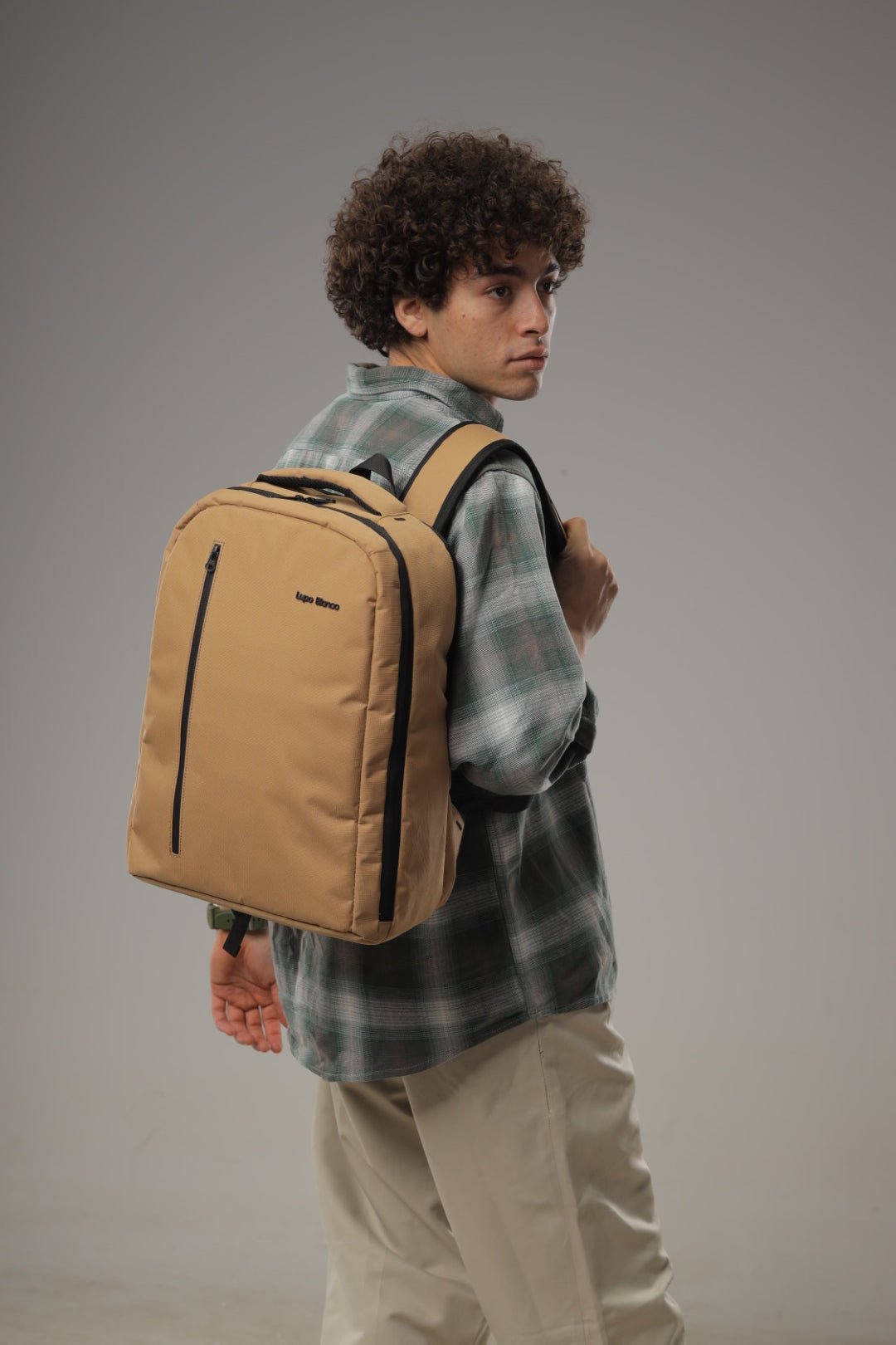 Essentials Backpack - Lupo bianco