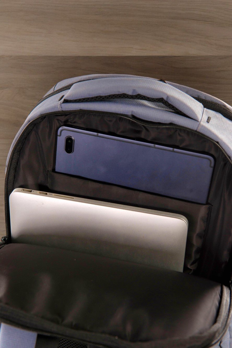 Multi - Pocket Backpack - Lupo bianco