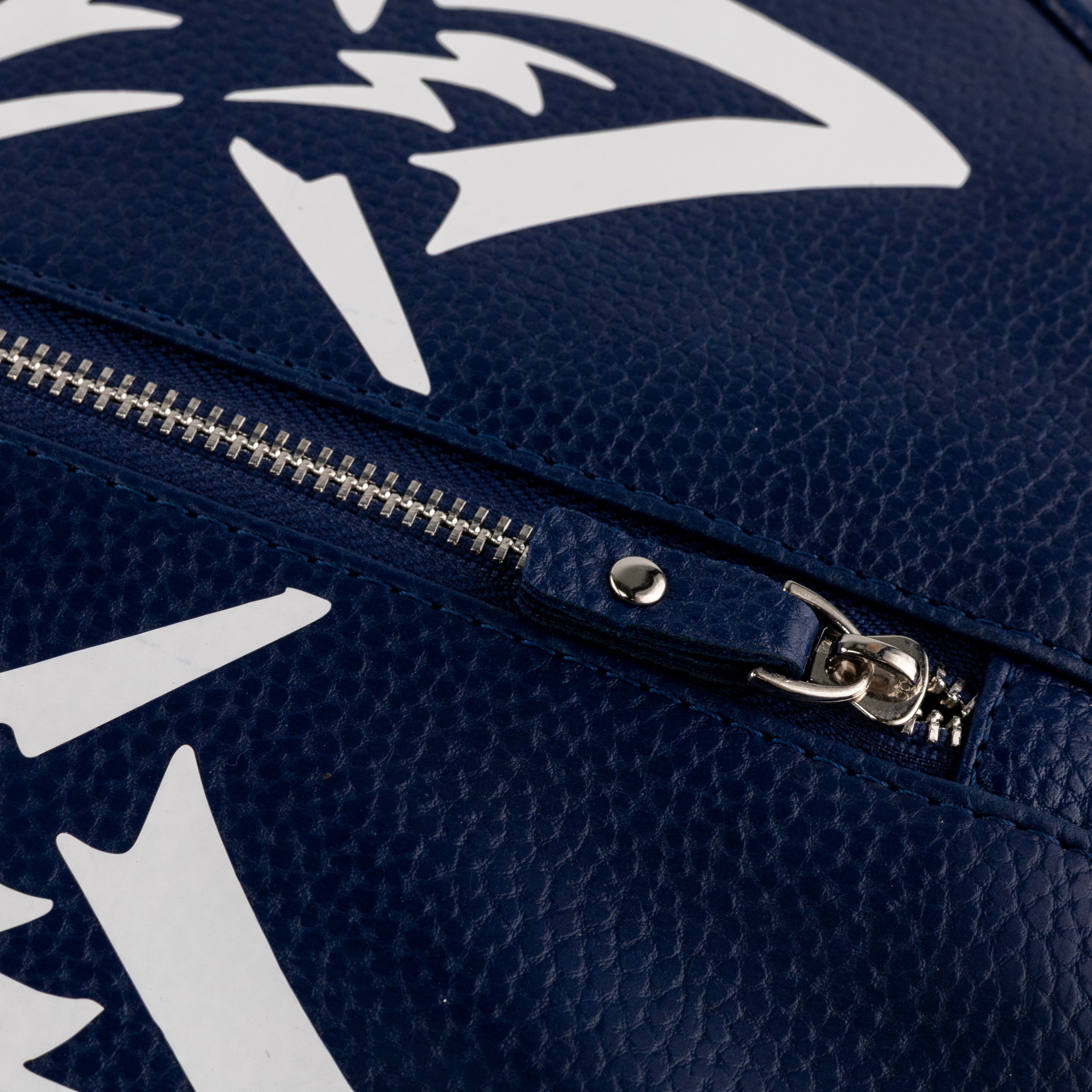 شنطة ظهر إكس ليزر