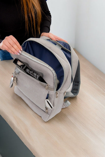 Multi - Pocket Backpack - Lupo bianco
